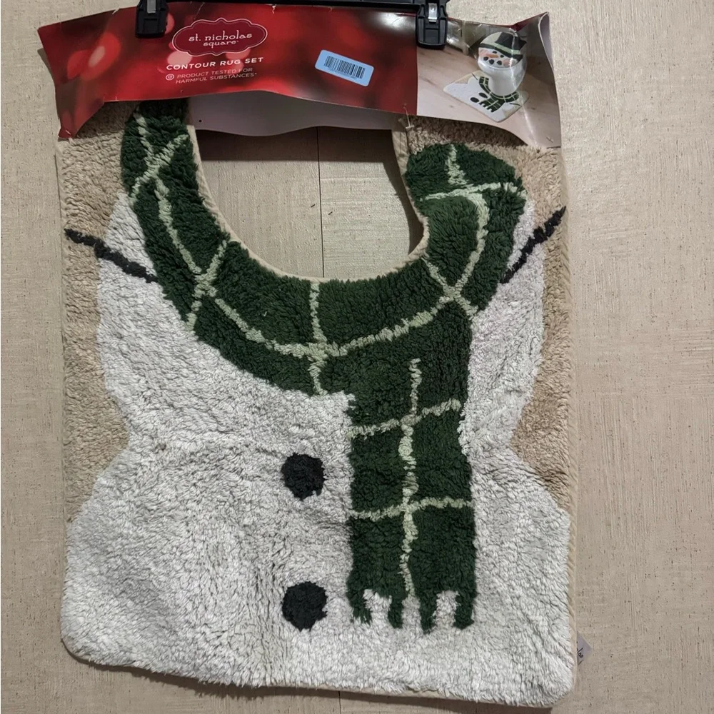 St. Nicholas square contour snowman bath rug set